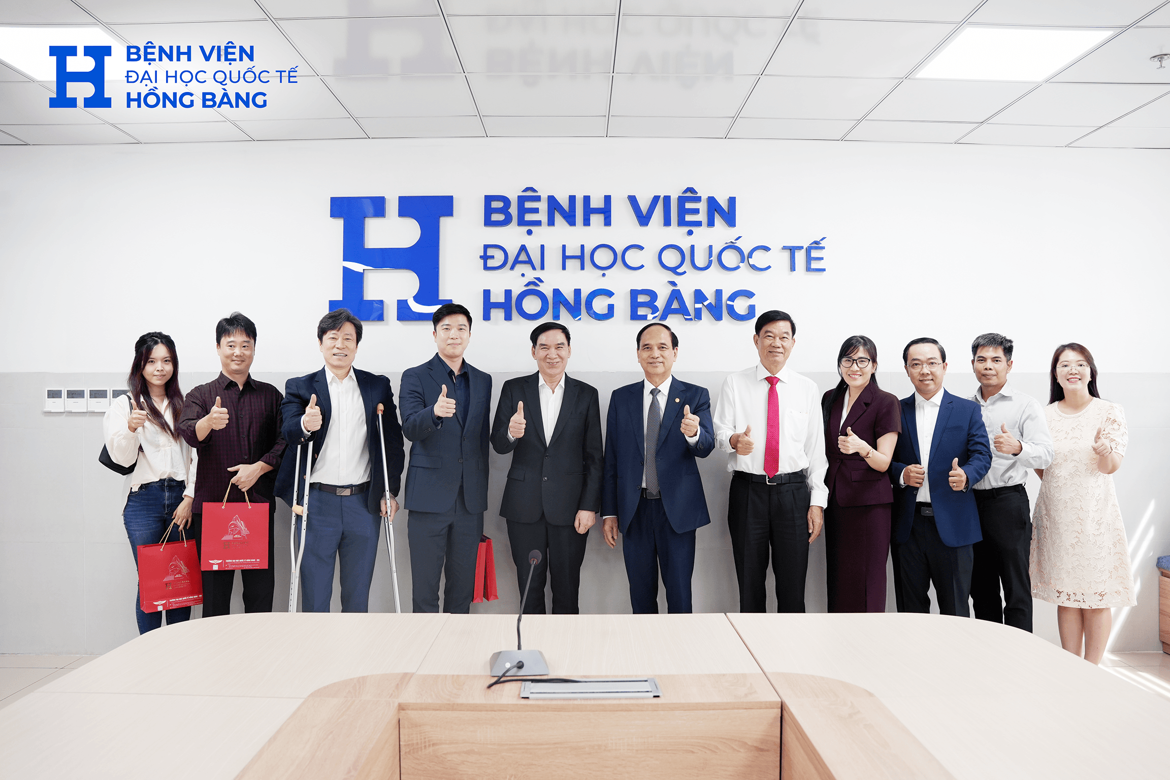 Bệnh viện Đại học Quốc tế Hồng Bàng ký kết hợp tác với Công ty TNHH Avelia Systems trong lĩnh vực xét nghiệm gen và chẩn đoán phân tử